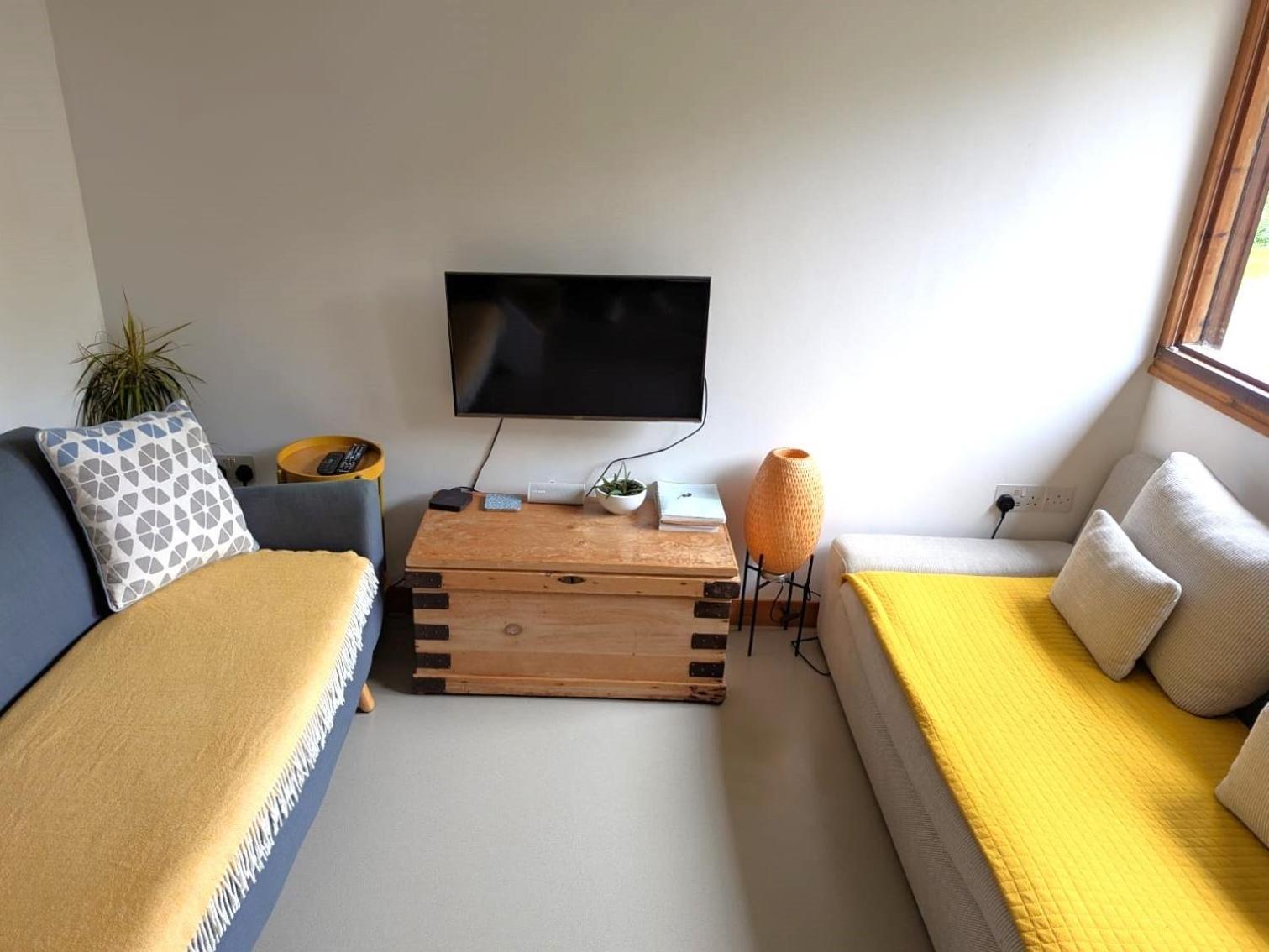 Unique & Rural Child Friendly Annexe With Large Gardens, Games & Tennis Court - Chichester Holiday Properties Экстерьер фото